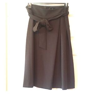 Knee Length Skirt w Bow